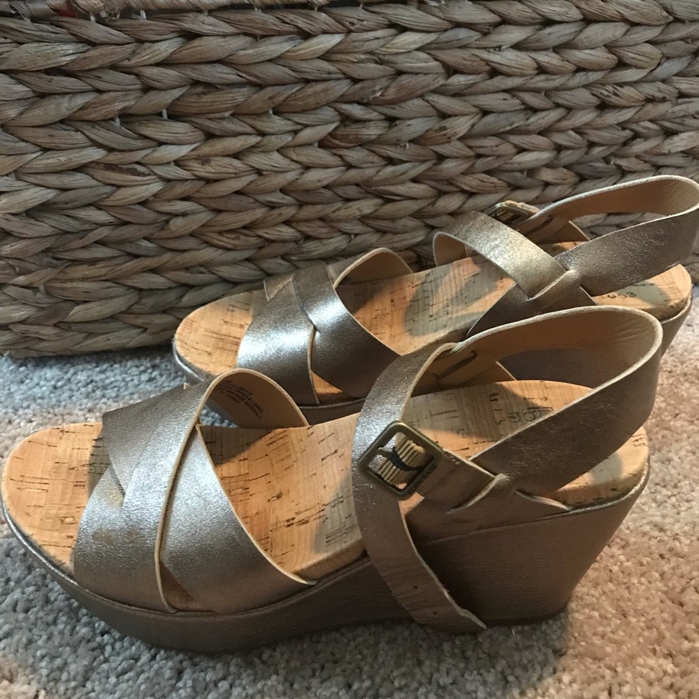 Kork-Ease soft gold wedges size 8